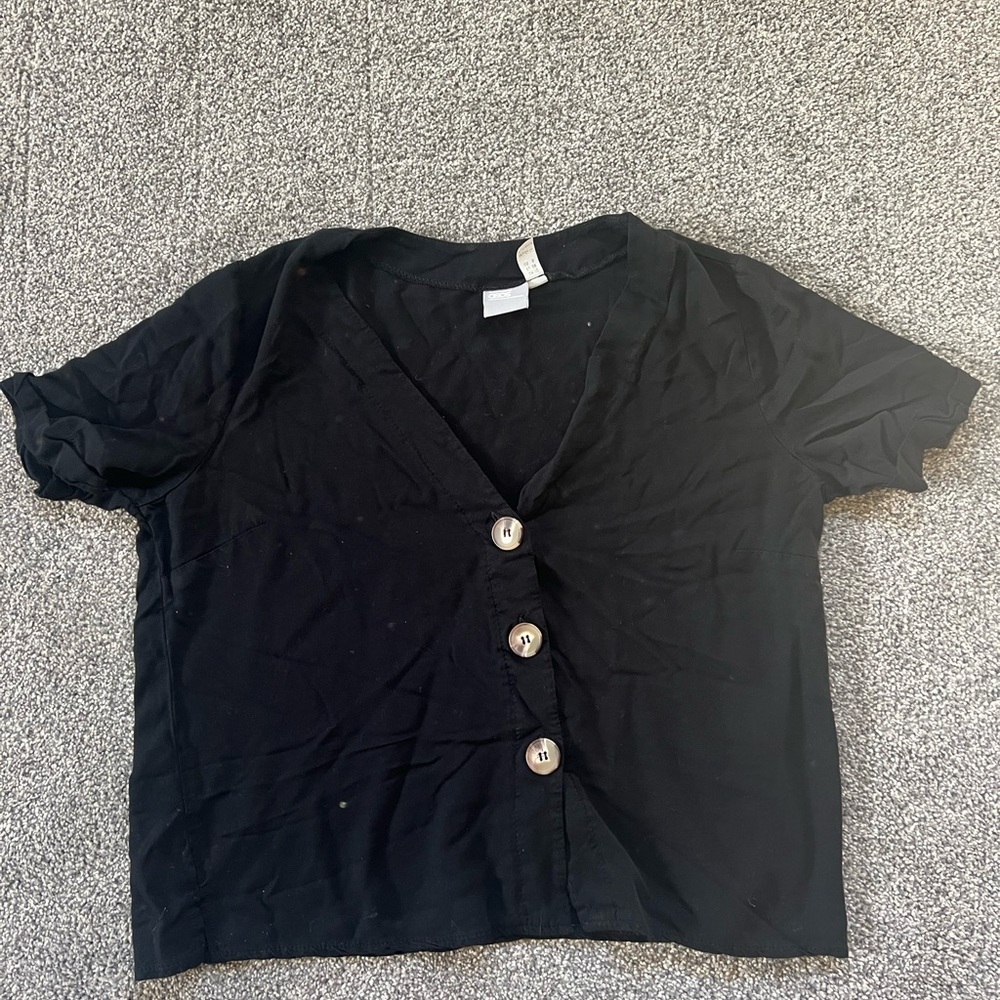 ASOS Women V-neck short sleeve blouse with buttons size 6